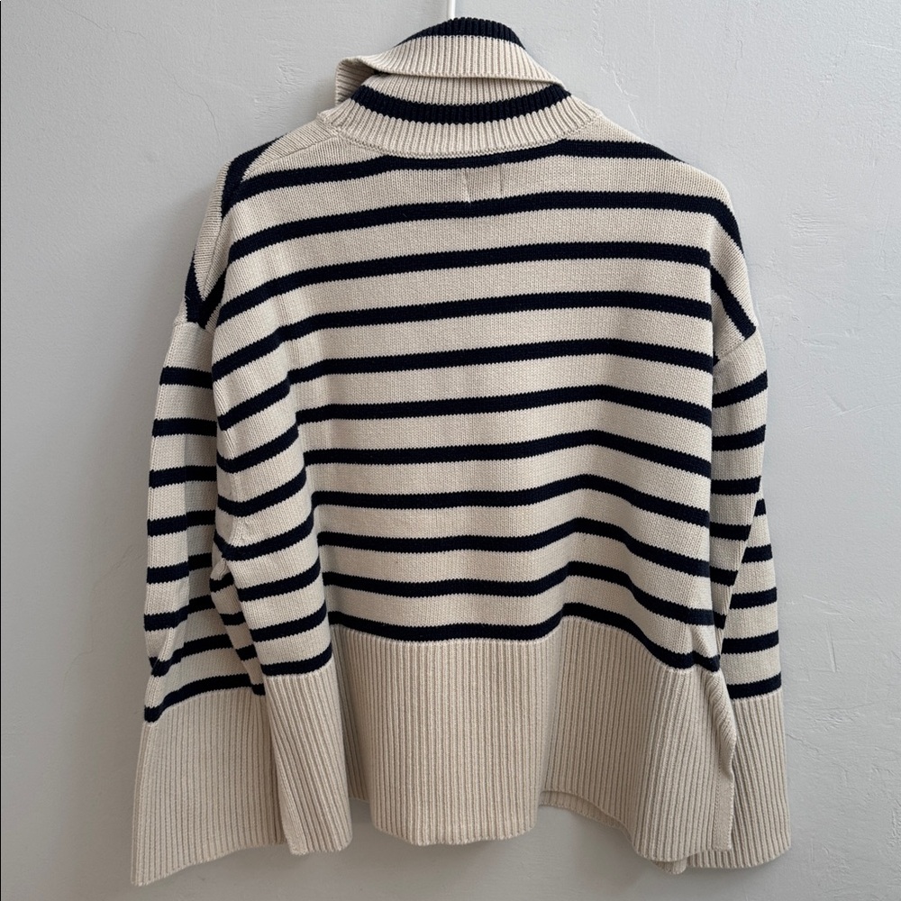 GAP Sweater - Picture 4 of 4